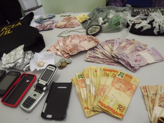 Polícia prende traficante e apreende drogas e dinheiro - Imagem 2