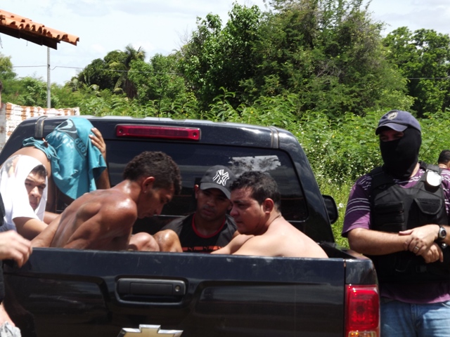 Polícia prende traficante e apreende drogas e dinheiro - Imagem 7