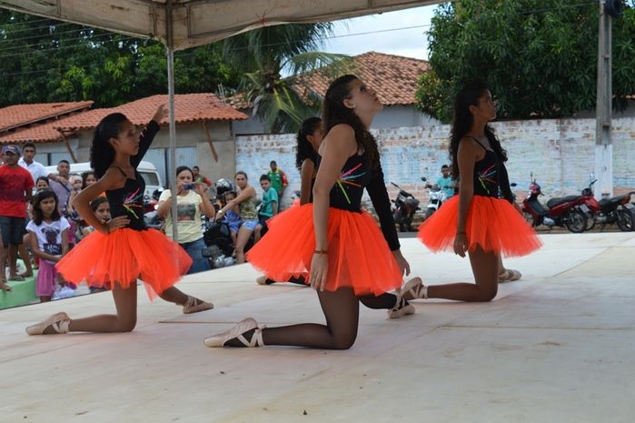 Nota aniversário da cidade II -  Momento das apresentações artísticas na Praça - Imagem 15