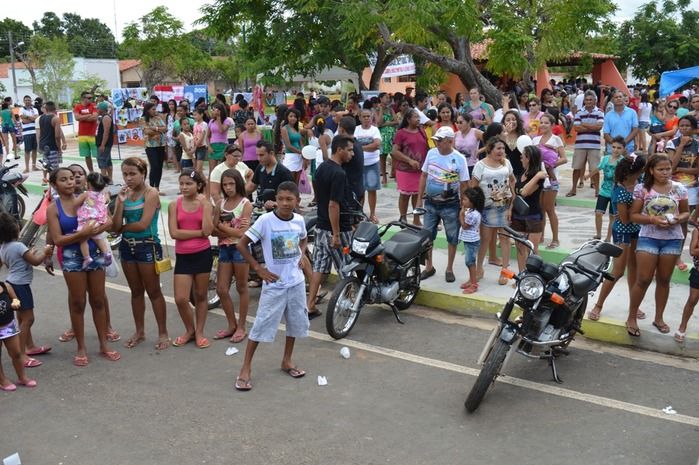 Nota aniversário da cidade II -  Momento das apresentações artísticas na Praça - Imagem 29