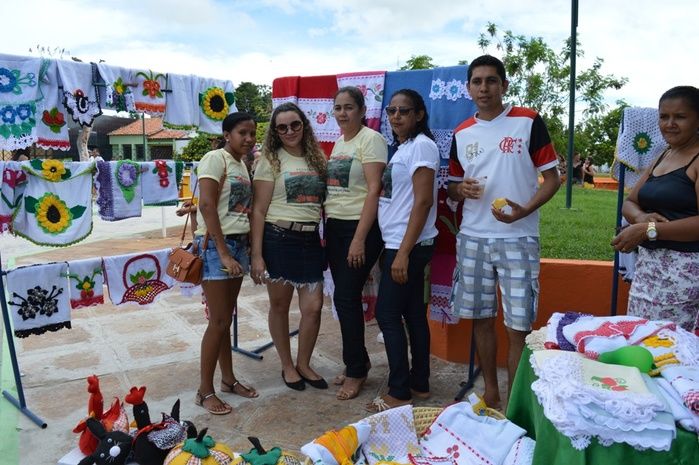 Nota aniversário da cidade II -  Momento das apresentações artísticas na Praça - Imagem 8