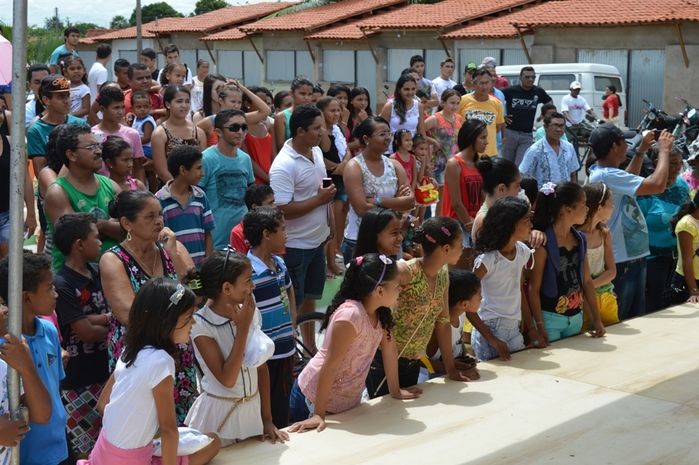 Nota aniversário da cidade II -  Momento das apresentações artísticas na Praça - Imagem 42