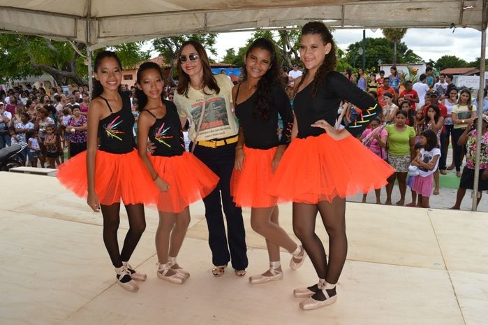 Nota aniversário da cidade II -  Momento das apresentações artísticas na Praça - Imagem 24