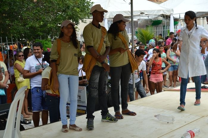 Nota aniversário da cidade II -  Momento das apresentações artísticas na Praça - Imagem 32