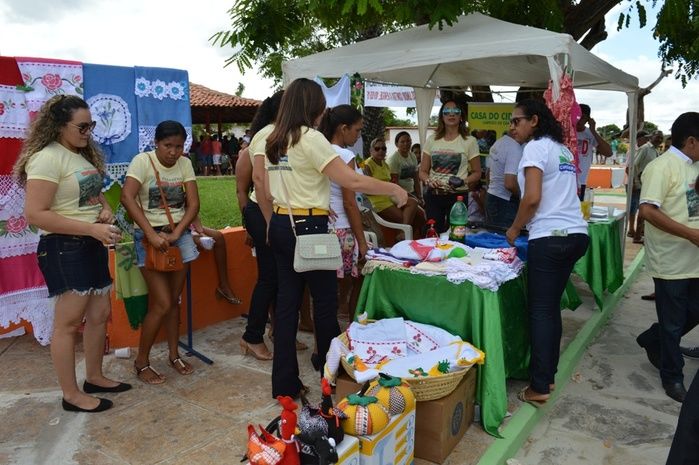 Nota aniversário da cidade II -  Momento das apresentações artísticas na Praça - Imagem 6