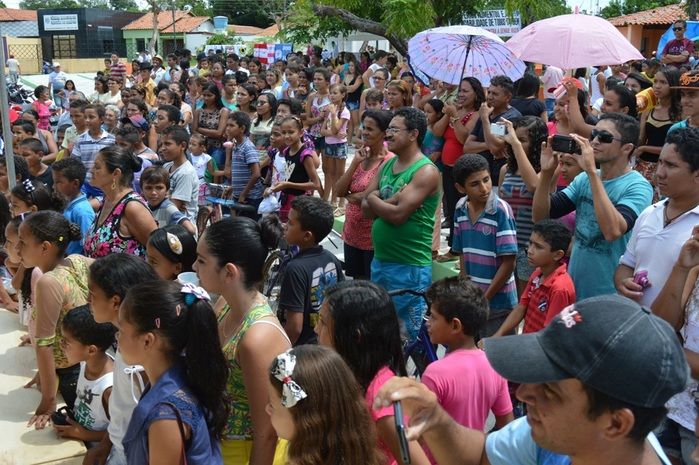 Nota aniversário da cidade II -  Momento das apresentações artísticas na Praça - Imagem 37