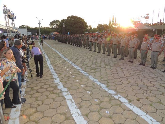 Prefeita Neuma Café é homenageada com medalha durante comemoração dos 192 anos da Batalha do Jenipapo - Imagem 34