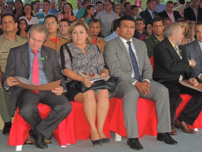 Prefeita Neuma Café é homenageada com medalha durante comemoração dos 192 anos da Batalha do Jenipapo - Imagem 45