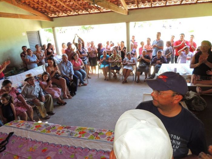 Inauguração na Zona Rural teve a participação do povo, parceiros, secretários, asessores e até vereador de oposição - Imagem 12