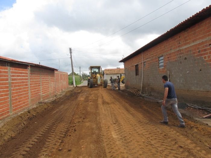 Secretaria de obras e transporte Recupera estradas no centro e interior de Agricolândia - Imagem 4