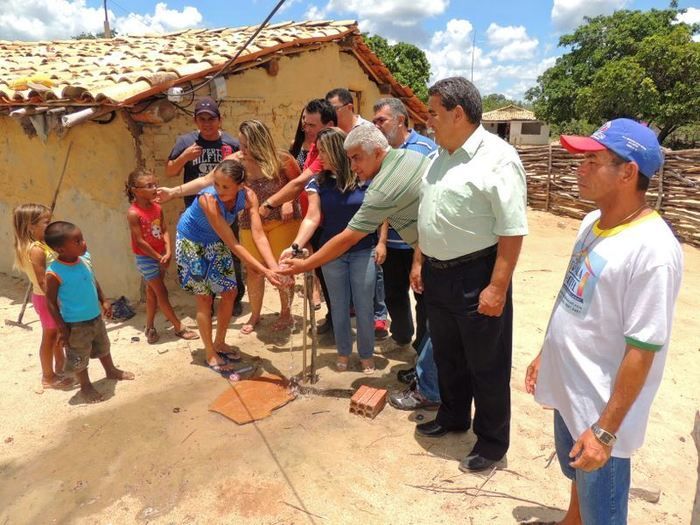 Prefeita Neuma Café entrega as comunidades Pilões e Porteiras II sistema de abastecimento de água - Imagem 39