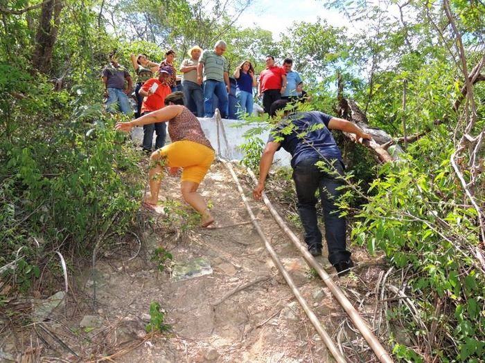 Prefeita Neuma Café entrega as comunidades Pilões e Porteiras II sistema de abastecimento de água - Imagem 45