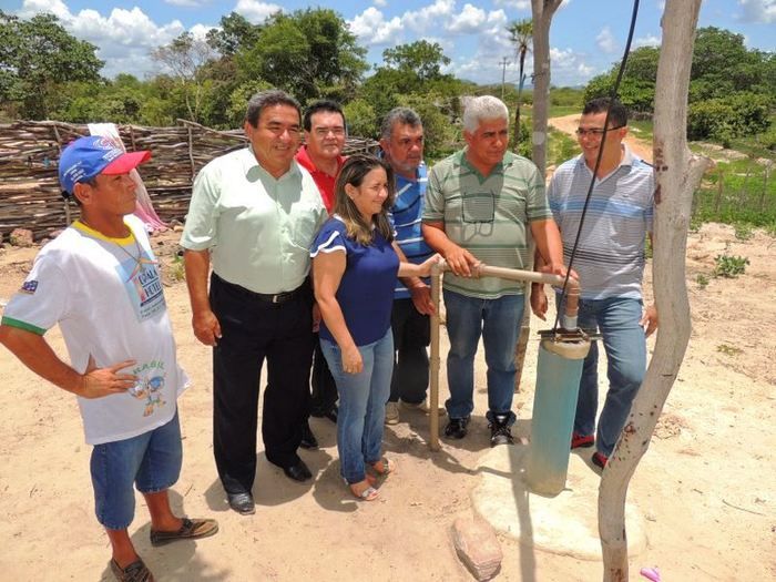 Prefeita Neuma Café entrega as comunidades Pilões e Porteiras II sistema de abastecimento de água - Imagem 41