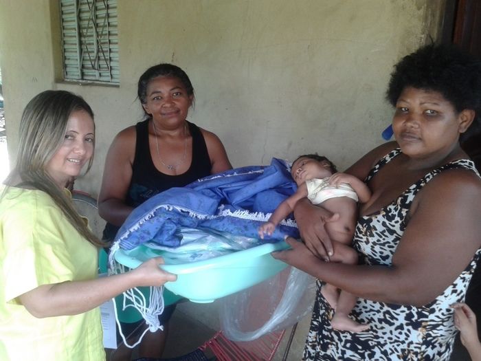 CRAS e Prefeitura entregam enxoval e passe Livre para pessoas carentes de Agricolândia  - Imagem 1