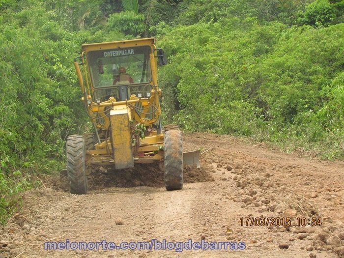 Prefeitura recupera estradas das localidades São João e Vereda do Bacuri - Imagem 5