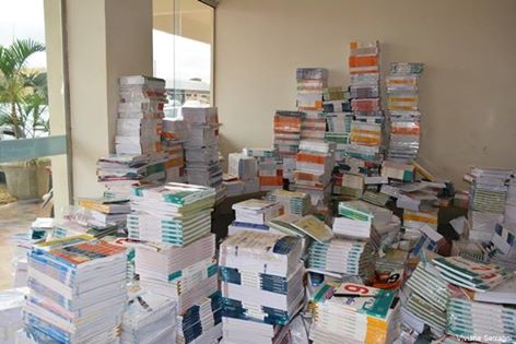 Secretaria de Educação de Corrente distribui os livros didáticos à rede municipal de ensino - Imagem 2