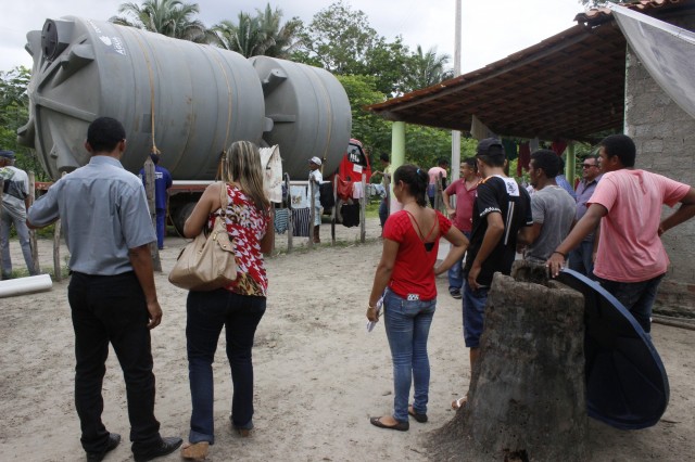 Famílias da zona rural de Miguel Alves são beneficiadas com cisternas - Imagem 18