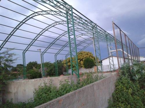 Construção da cobertura da quadra poliesportiva da escola de Riachão foi retomada e agilizada. - Imagem 2