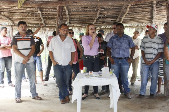 Famílias da zona rural de Miguel Alves são beneficiadas com cisternas - Imagem 8