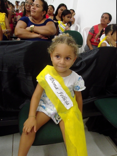 Secretarias realizam caminhada em comemoração ao Dia Internacional da Mulher - Imagem 32