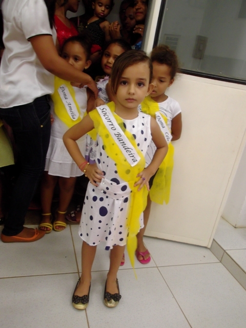 Secretarias realizam caminhada em comemoração ao Dia Internacional da Mulher - Imagem 34