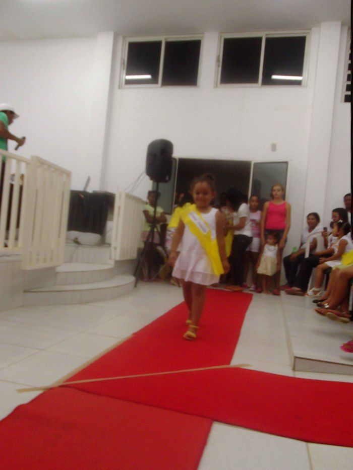 Secretarias realizam caminhada em comemoração ao Dia Internacional da Mulher - Imagem 38