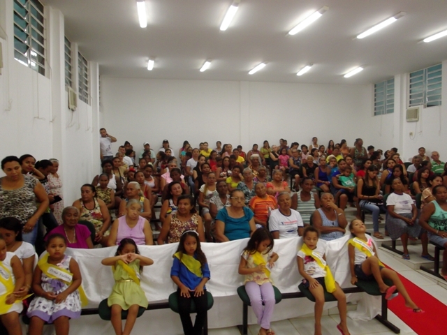 Secretarias realizam caminhada em comemoração ao Dia Internacional da Mulher - Imagem 24