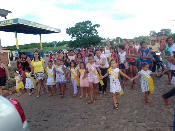 Secretarias realizam caminhada em comemoração ao Dia Internacional da Mulher - Imagem 4