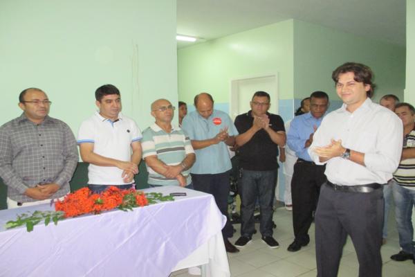 Toma posse o novo diretor do Hospital Regional Dr. Francisco Ayres Cavalcante - Imagem 48