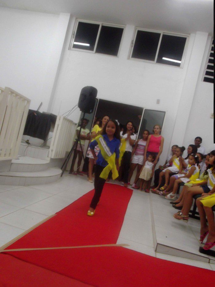 Secretarias realizam caminhada em comemoração ao Dia Internacional da Mulher - Imagem 40