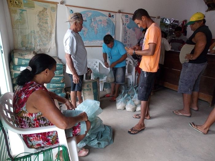 Secretaria Municipal de Agricultura faz entrega das sementes de feijão para os agricultores  - Imagem 10
