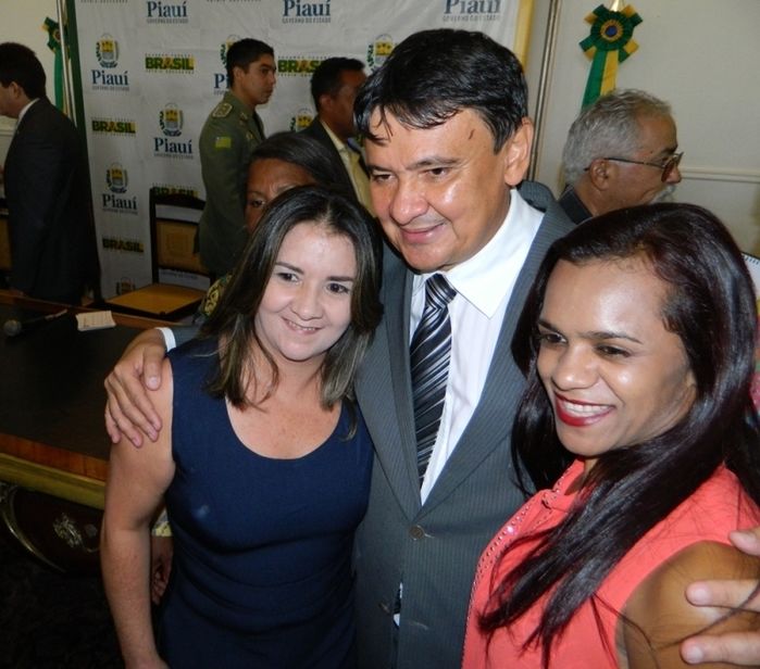 Ministra entrega veículo e equipamentos para CT de Pedro II - Imagem 8