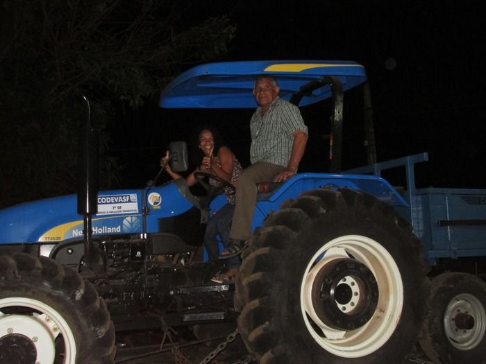 Associação consegue Trator através de Reivindicação a Deputada Federal Iracema Portela   - Imagem 1