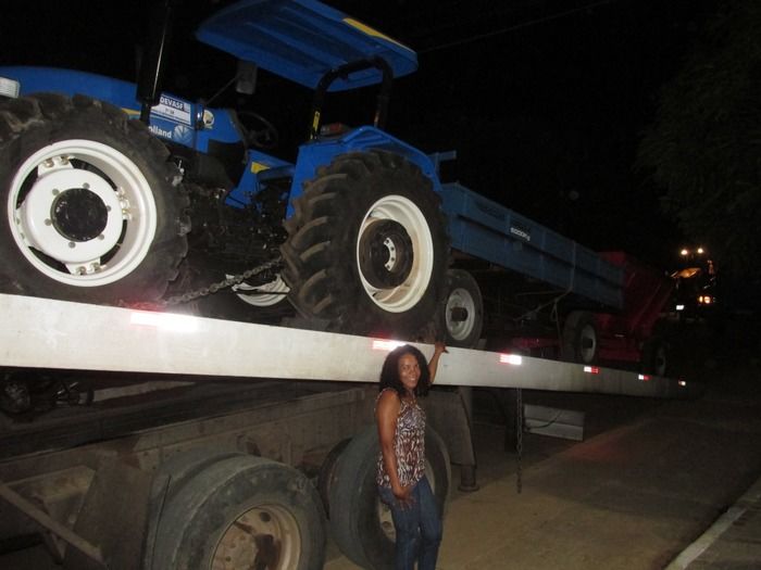 Associação consegue Trator através de Reivindicação a Deputada Federal Iracema Portela   - Imagem 17