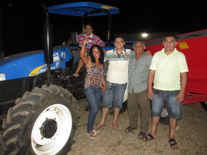 Associação consegue Trator através de Reivindicação a Deputada Federal Iracema Portela   - Imagem 22