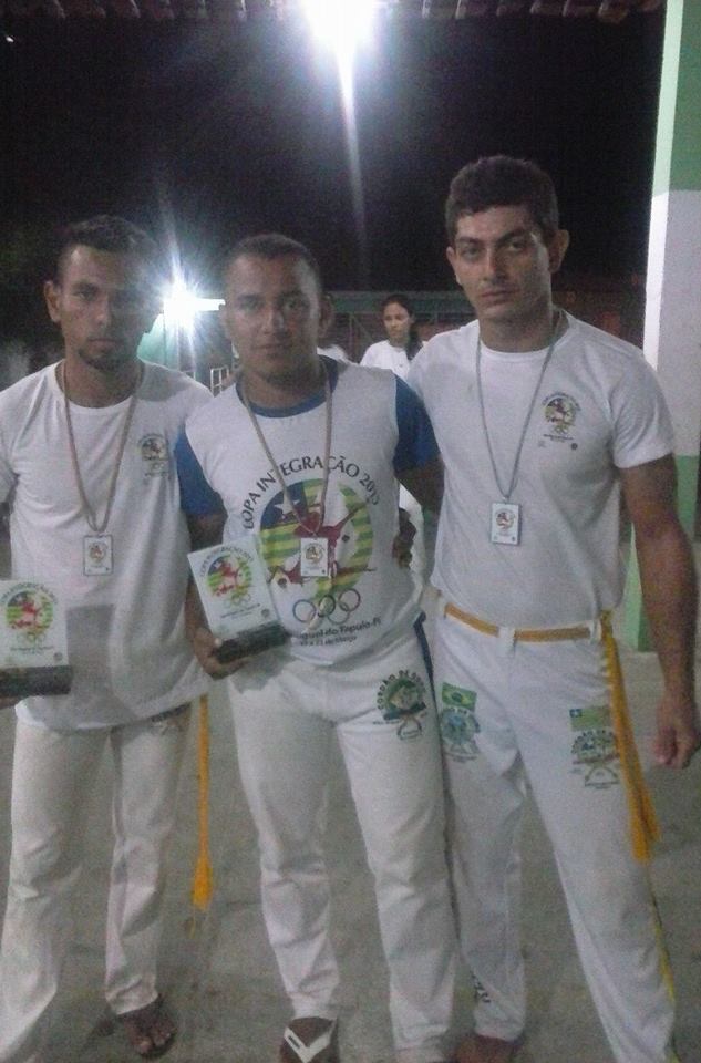 Jovens de Vera Mendes conquistam troféus e medalhas na Copa Integração 2015 de Capoeira. - Imagem 1