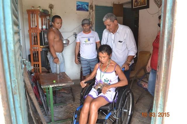 Prefeitura faz entrega de cadeiras de rodas para portadores de necessidades especiais - Imagem 7