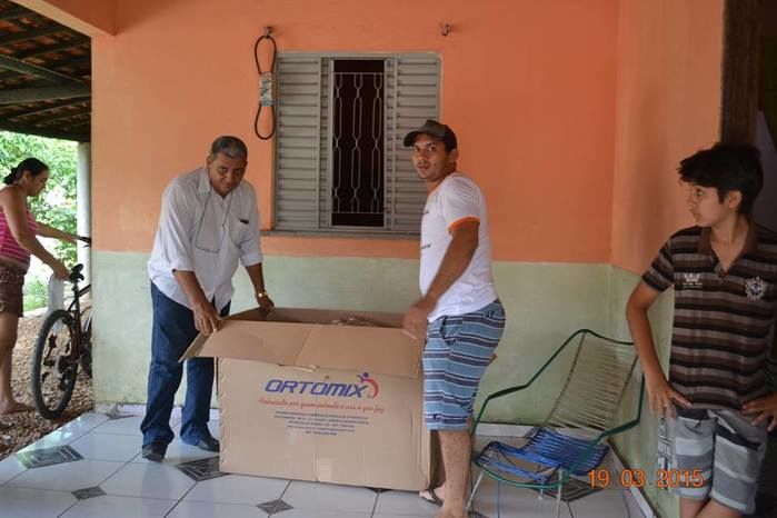 Prefeitura faz entrega de cadeiras de rodas para portadores de necessidades especiais - Imagem 3