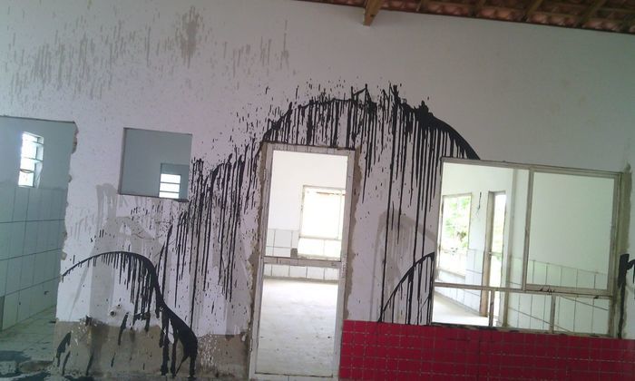 JUAZEIRO DO PIAUÍ: Vândalos picham paredes e quebram vitrôs da Creche Municipal   - Imagem 6