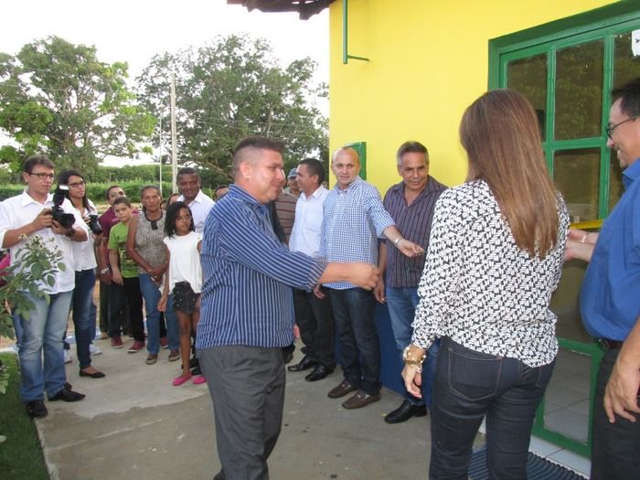 Prefeito Walter Alencar e Lideranças politicas entregam obras de Reformas e Ampliação em Agricolândia - Imagem 22
