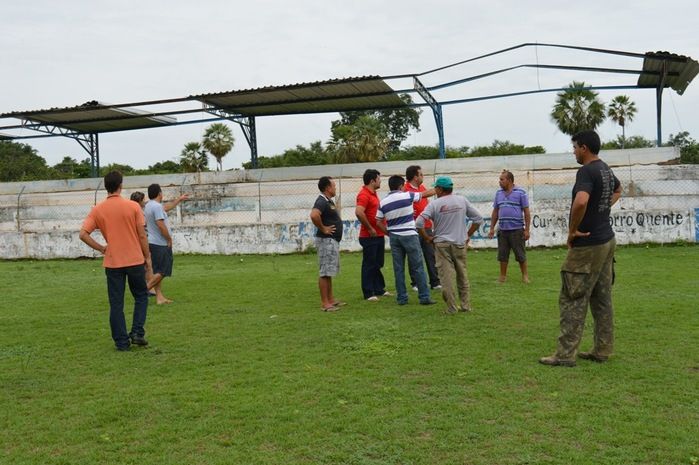     Prefeito e Secretários discutem reforma do Estádio municipal e Quadra Poliesportiva  - Imagem 12