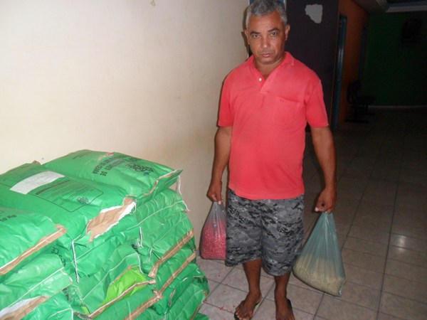 Prefeitura de Lagoinha do Piauí distribui sementes de Milho e Feijão - Imagem 3