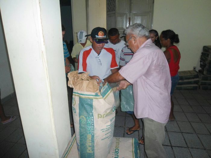 Secretaria Municipal de Agricultura faz entrega das sementes de feijão para os agricultores - Imagem 15