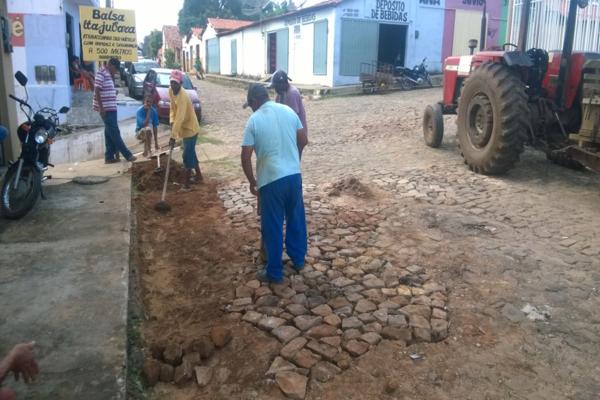 Secretaria de Infraestrutura inicia os trabalhos na Rua Zeca Correia - Imagem 3