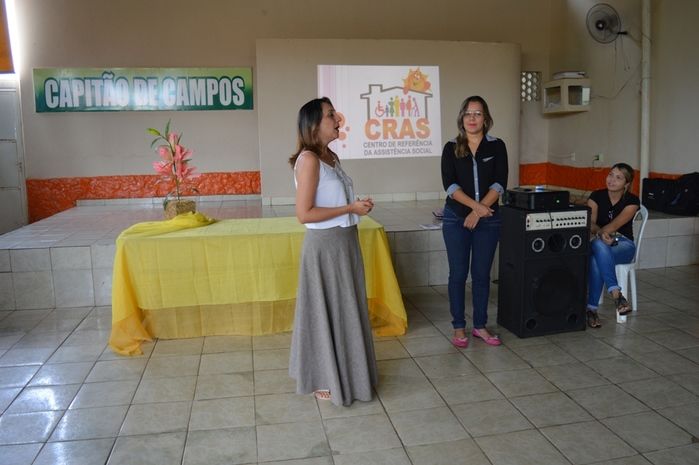 Trabalho apresentado pela Assistente Social que estagiou no Cras apresentando o Projeto de Intervenção  - Imagem 7