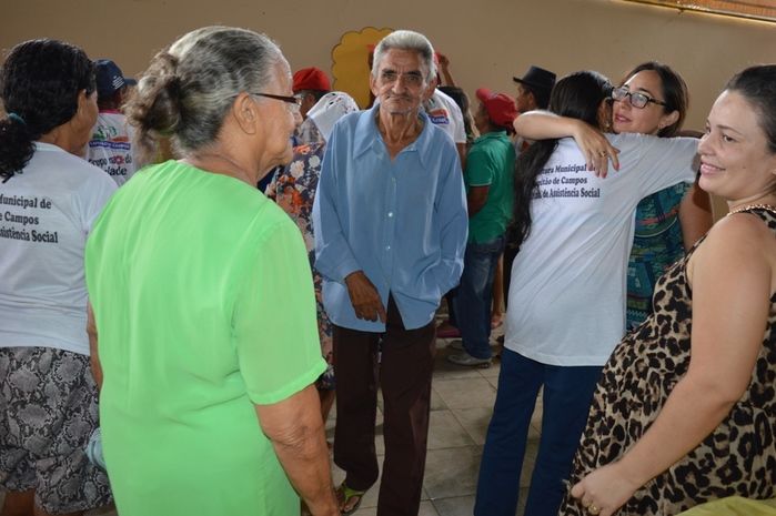Trabalho apresentado pela Assistente Social que estagiou no Cras apresentando o Projeto de Intervenção  - Imagem 28