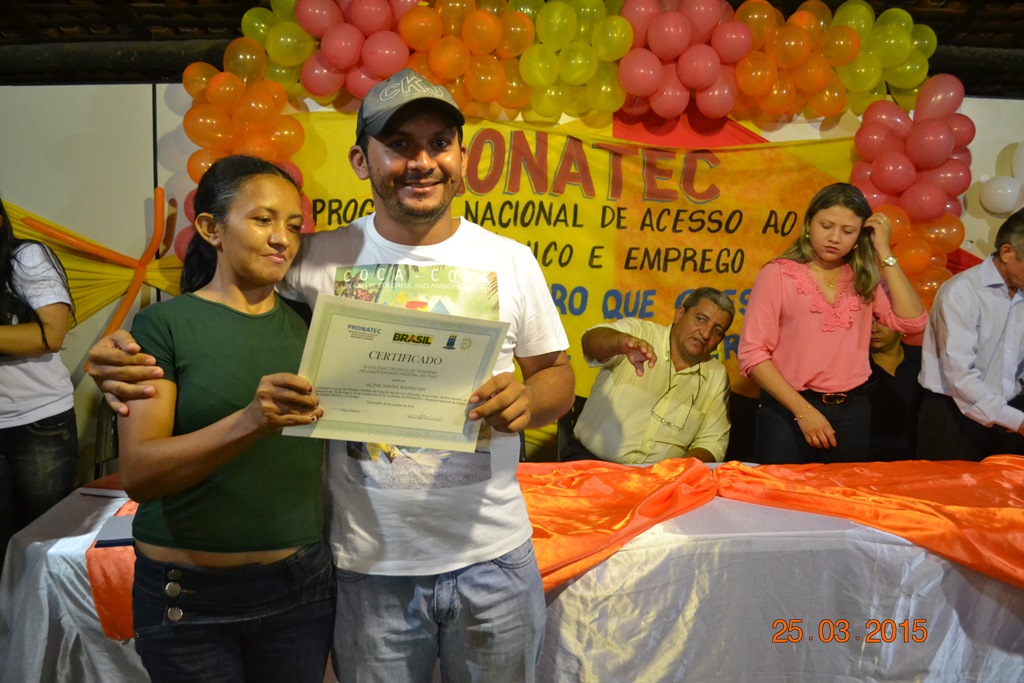 Alunos do PRONATEC recebem certificados de cursos realizados em Boa Hora