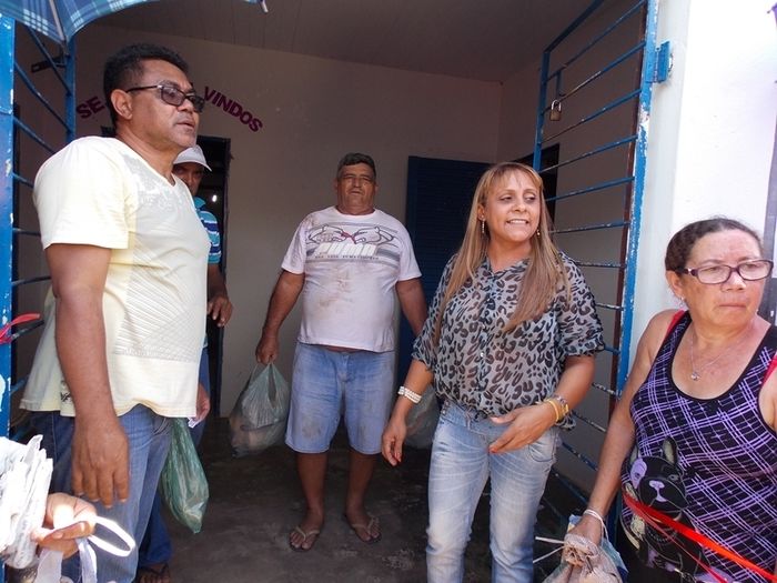 Secretaria de Assistência Social faz distribuição de alimentos para as famílias cadastradas no Programa Bolsa Família   - Imagem 1