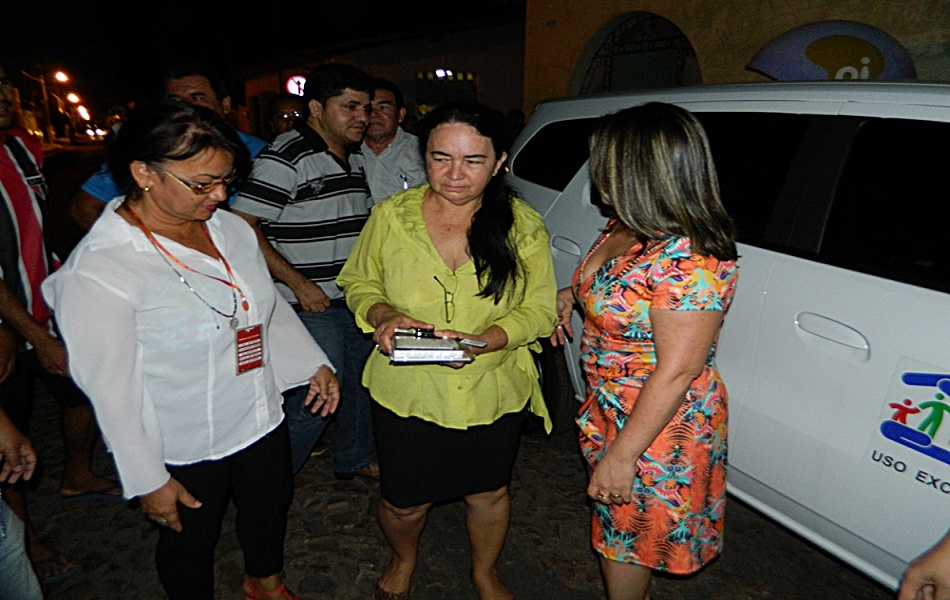 Conselheiros comemoram chegada de veículo e equipamentos