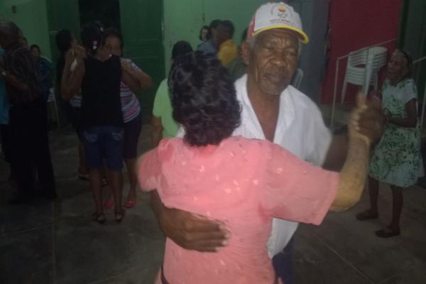 Sexta-feira de muito forró Para os idosos de Amarante - Imagem 8